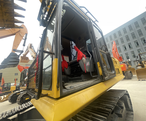 2018 KOMATSU PC220-8 Escavatore usato con motore MITSUBISHI in buone condizioni di funzionamento