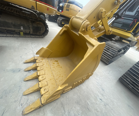 2018 KOMATSU PC220-8 Escavatore usato con motore MITSUBISHI in buone condizioni di funzionamento