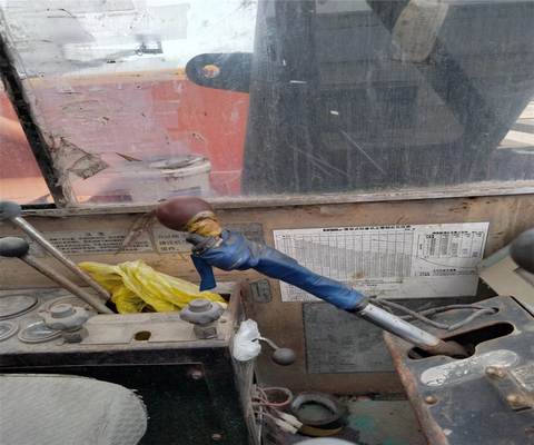 Operazioni di sollevamento fluide e sicure con gru da 50 tonnellate usate KH180