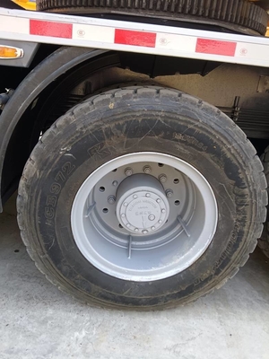 350 KN.m Momento nominale di sollevamento utilizzato per gru per camion XCM QY70KC per operazioni pesanti