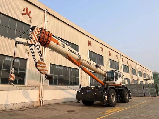 ZOOMLION RT75 RT25 Gru per terreni accidentati con cilindro idraulico Changjiang a Shanghai