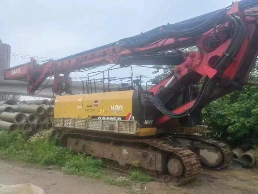 Profondità massima di perforazione di 64 metri e 63000 kg di capacità