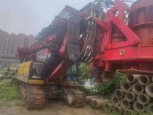 Profondità massima di perforazione di 64 metri e 63000 kg di capacità