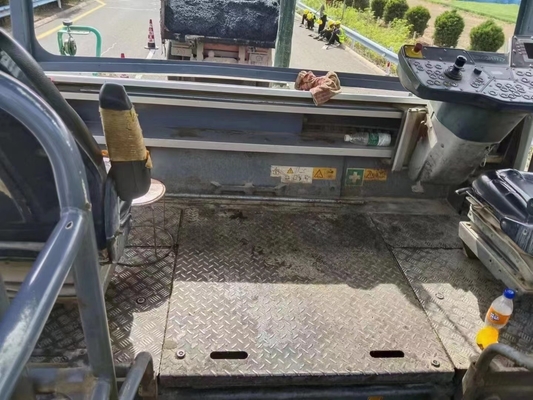 Spessore regolabile della pavimentazione Usato pavimentatore di asfalto VOGEL 1880-3L per piastrelle da marciapiede