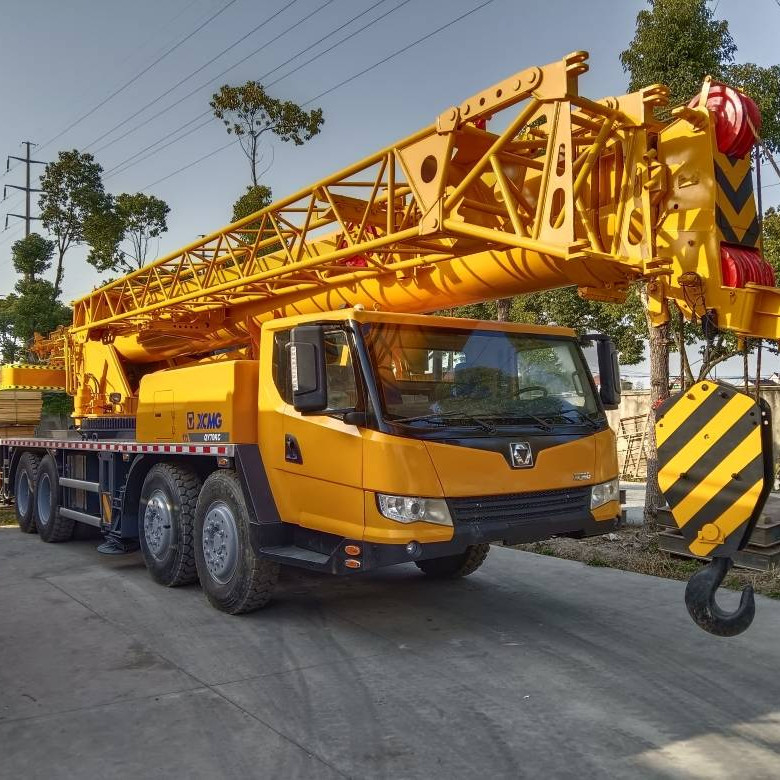 350 KN.m Momento nominale di sollevamento utilizzato per gru per camion XCM QY70KC per operazioni pesanti
